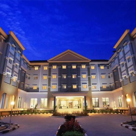 Brits Hotel Pangkalan Bun Exterior photo