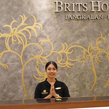 Brits Hotel Pangkalan Bun Exterior photo