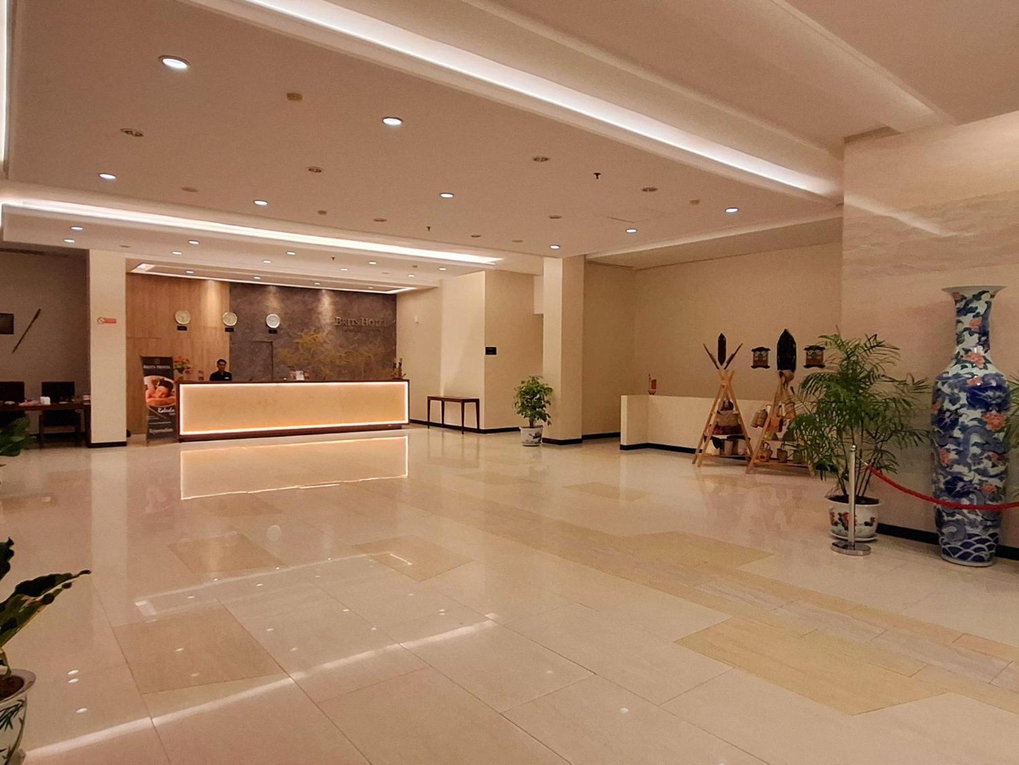 Brits Hotel Pangkalan Bun Exterior photo