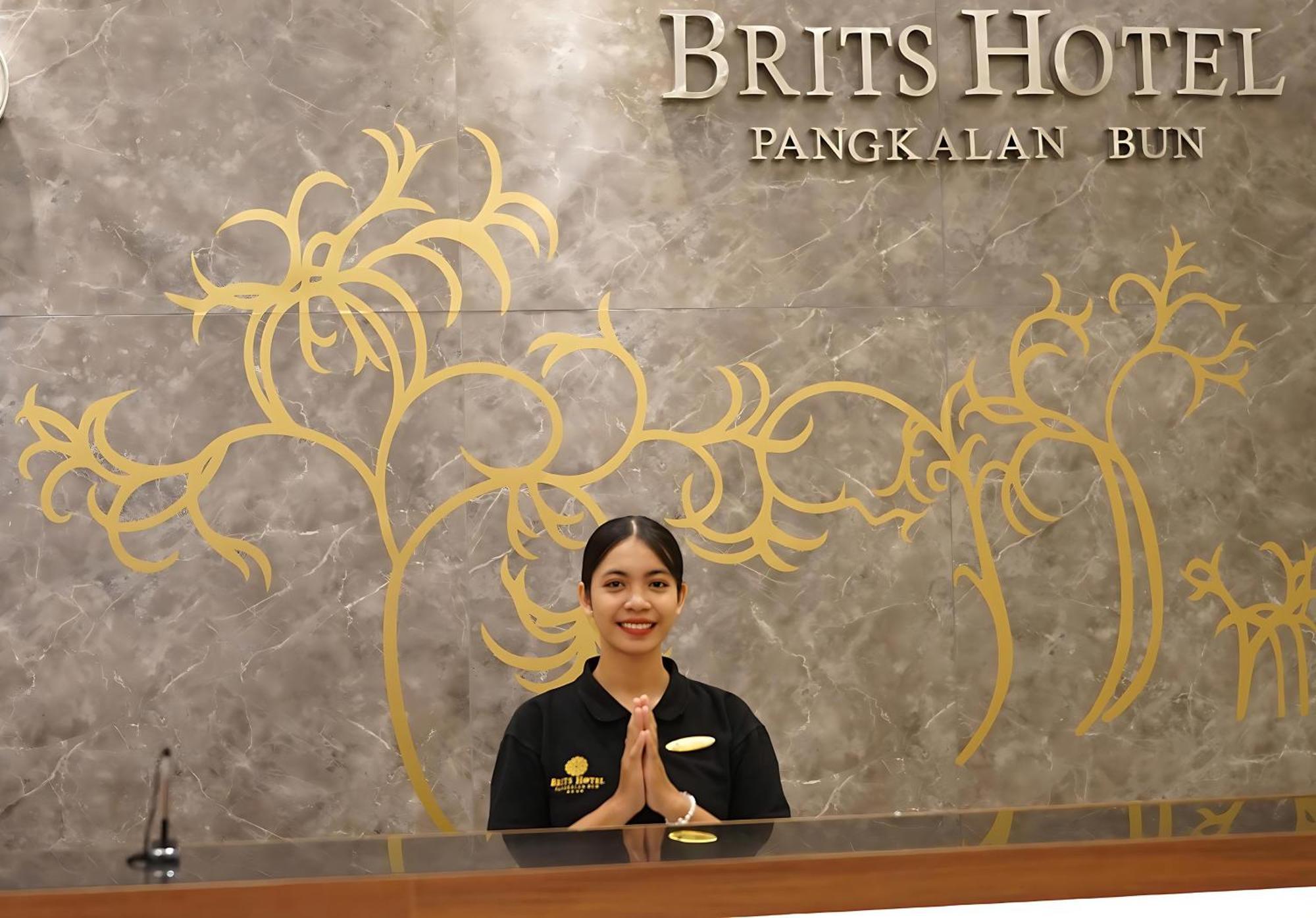 Brits Hotel Pangkalan Bun Exterior photo